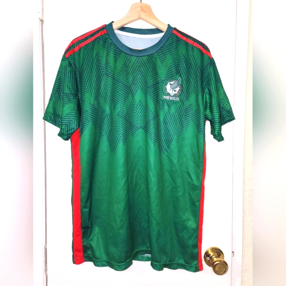 🇲🇽 Mexico Soccer Jersey size L Green w/ Red Contrasting Stripes